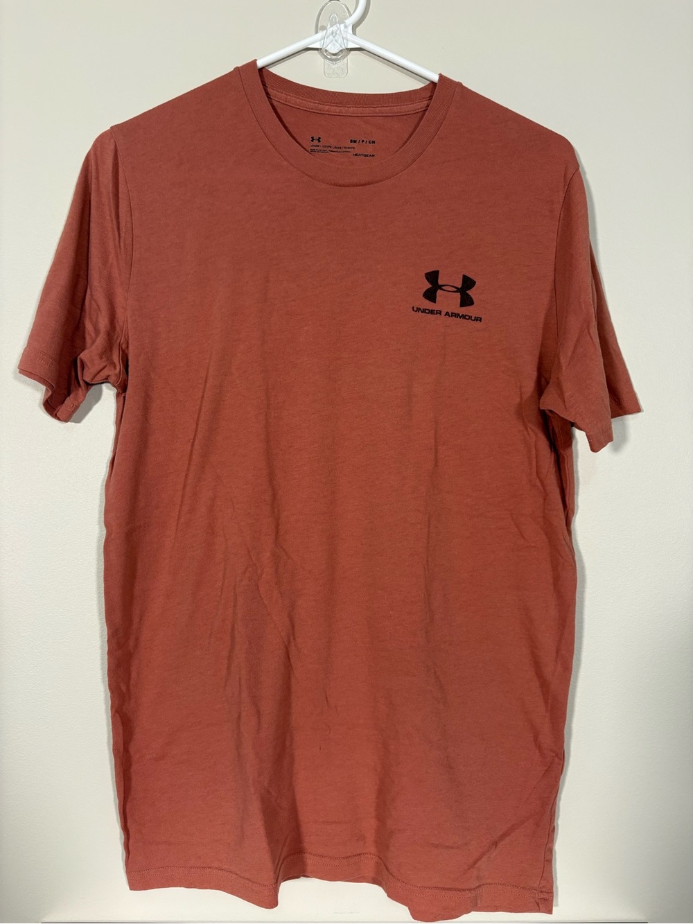 Under Armour Men's Rust Crew Neck Short Sleeve Tee with Black Logo